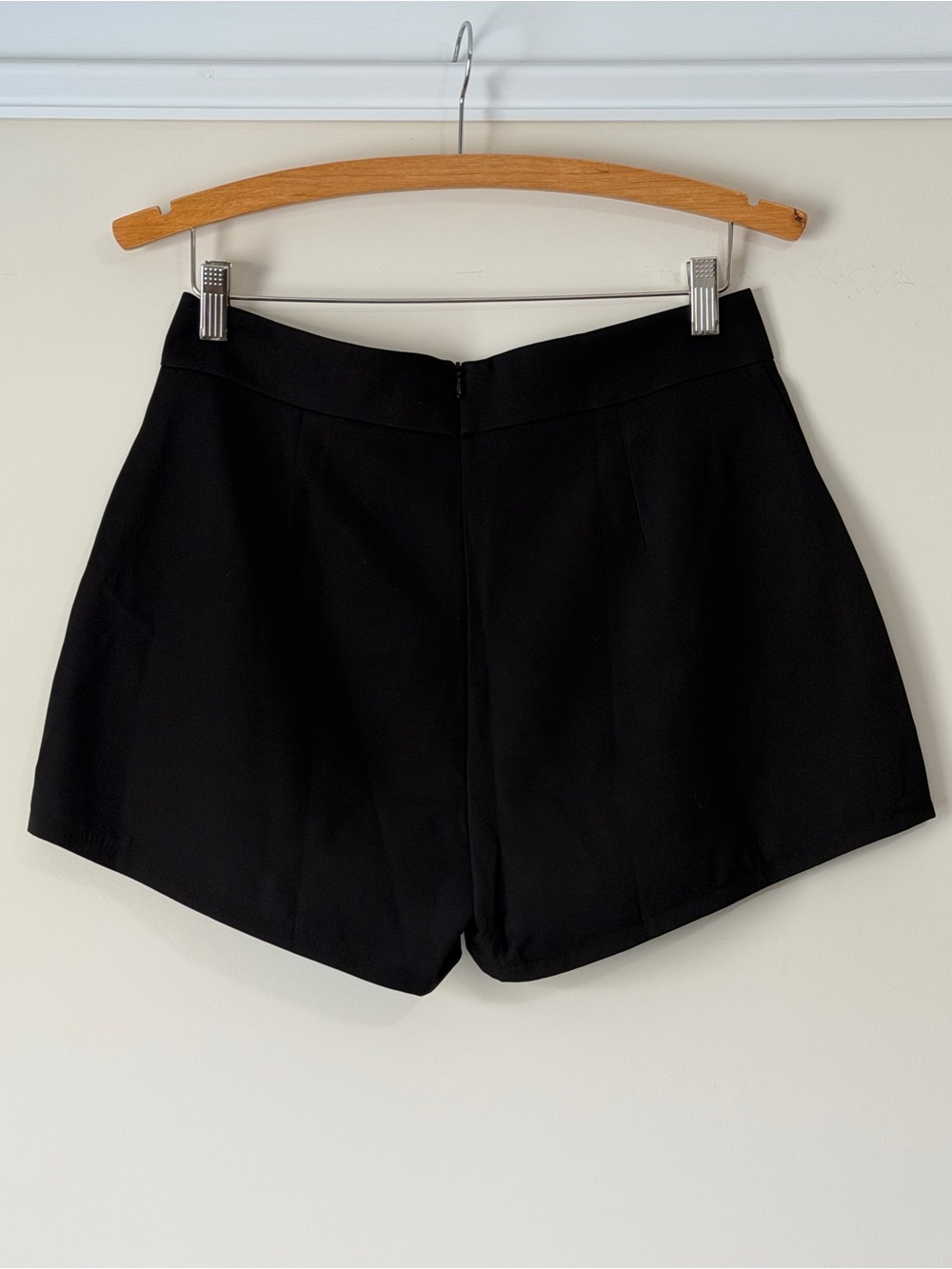 High-Rise Black Sailor-Style Shorts With Gold Button Details - Picture 5 of 6